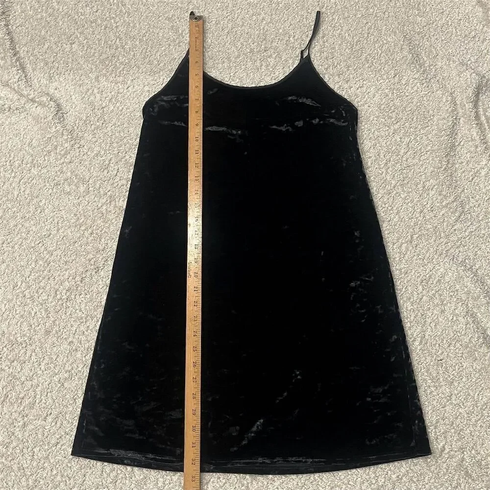 Victoria's Secret Black Velvet Slip Dress XS/S Scoop Neck Sleeveless Mini Women‎ - Picture 3 of 7